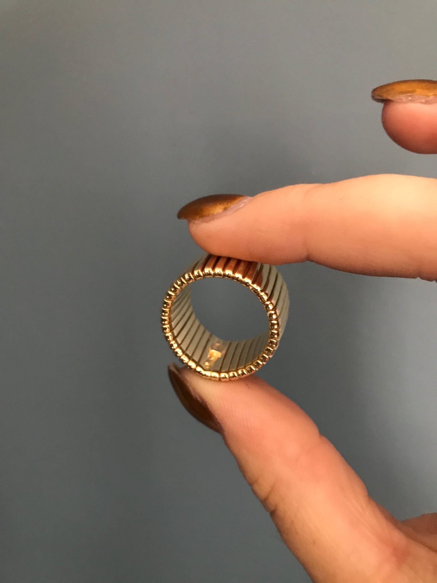 Wide 14ct yellow gold stretch ring
