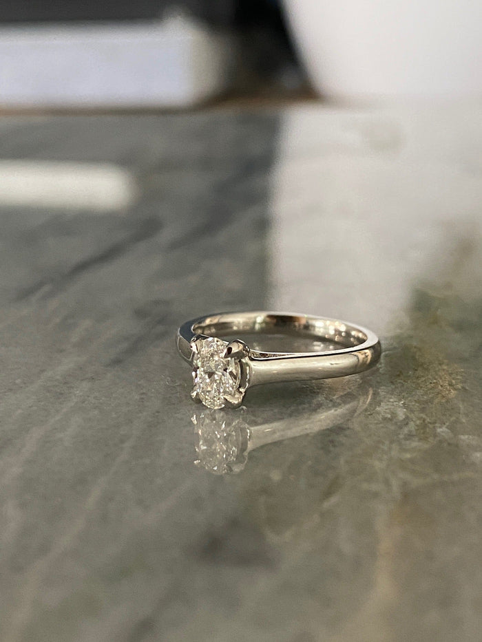 Oval Diamond Claw set Engagement Ring in platinum 