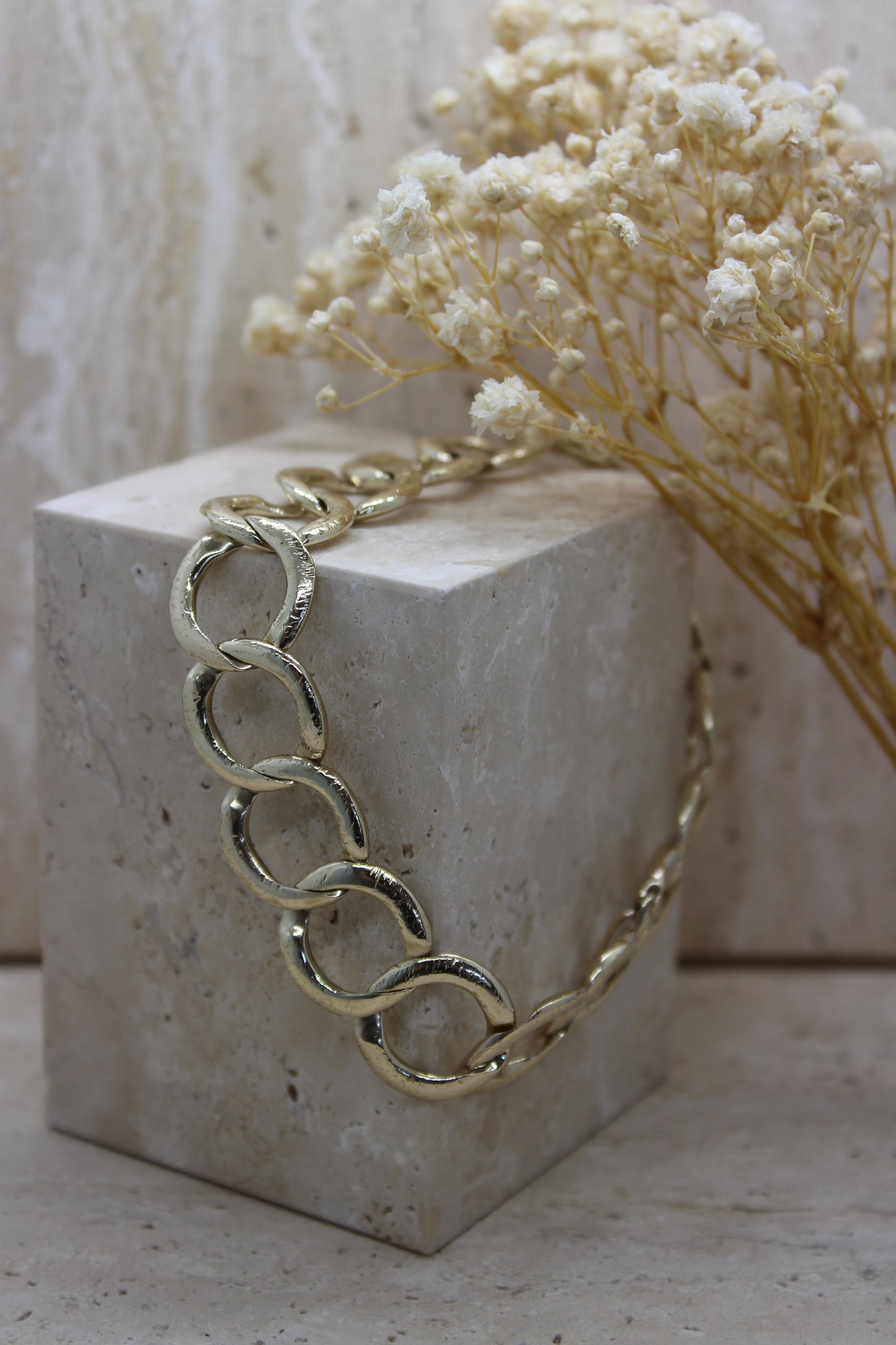 Round link fancy gold bracelet
