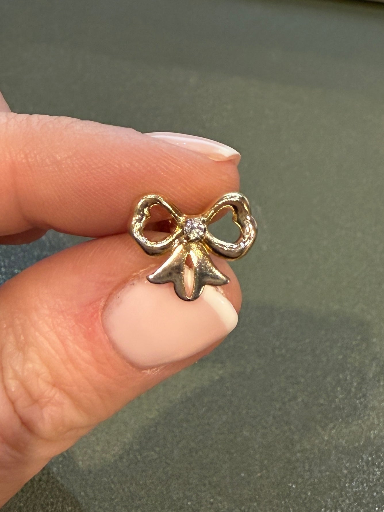 Pretty diamond & gold bow stud earrings