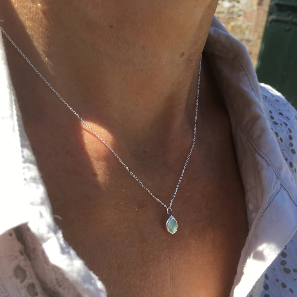 Delicate Blue Topaz Midas Pendant Necklace in Silver